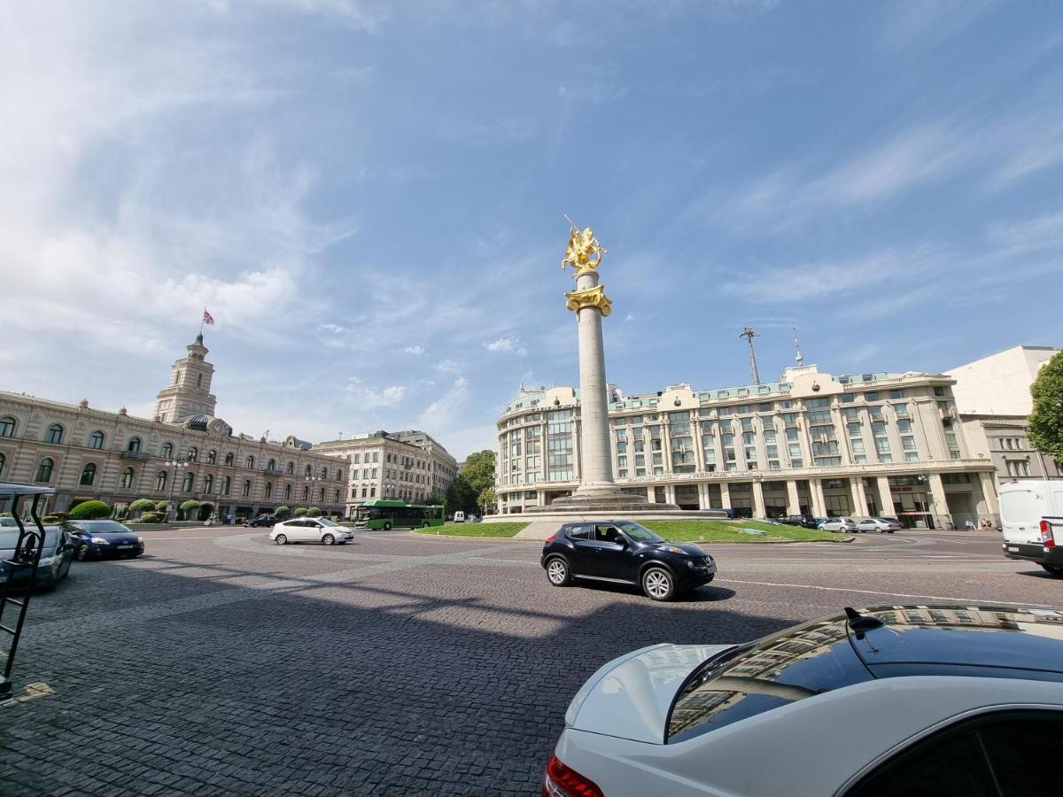 Old Freedom Square, площадь свободы Holiday home