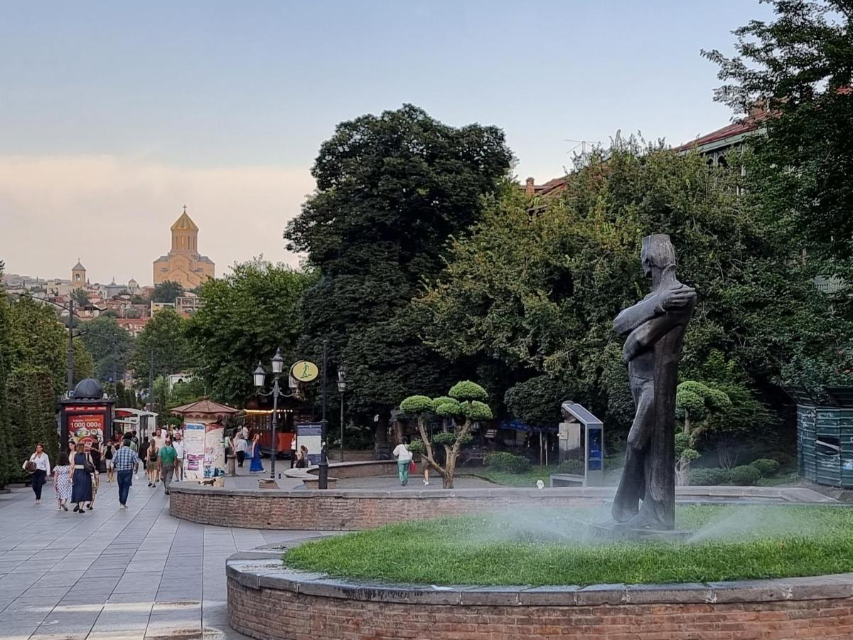 Old Freedom Square, площадь свободы Holiday home